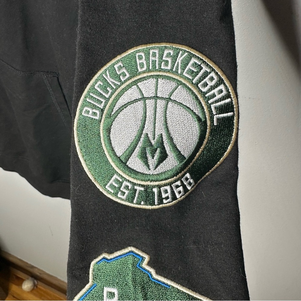 New Era Milwaukee Bucks NBA Limited Edition Patchwork Hoodie - Picture 5 of 11
